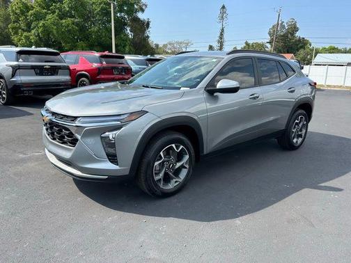 Sterling Gray Metallic 2025 Chevrolet Trax LT