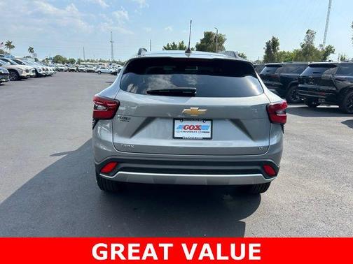 Sterling Gray Metallic 2025 Chevrolet Trax LT