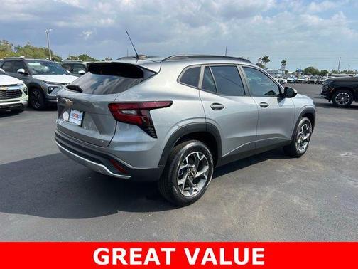 Sterling Gray Metallic 2025 Chevrolet Trax LT