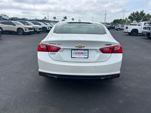 Iridescent Pearl Tricoat 2017 Chevrolet Malibu Premier