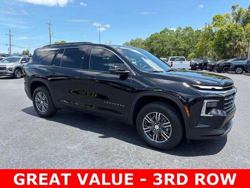 Mosaic Black Metallic 2026 Chevrolet Traverse LT