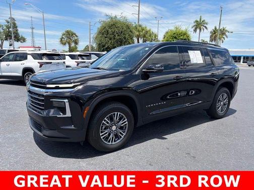Mosaic Black Metallic 2026 Chevrolet Traverse LT