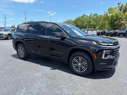 Mosaic Black Metallic 2026 Chevrolet Traverse LT