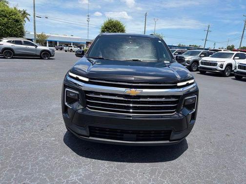 Mosaic Black Metallic 2026 Chevrolet Traverse LT