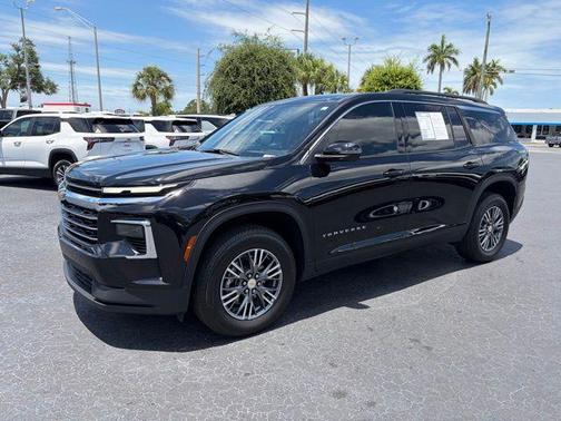 Mosaic Black Metallic 2026 Chevrolet Traverse LT