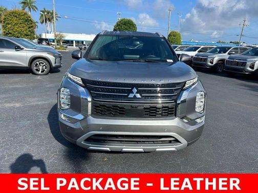 Alloy Silver Metallic 2022 Mitsubishi Outlander SEL 2.5 2WD