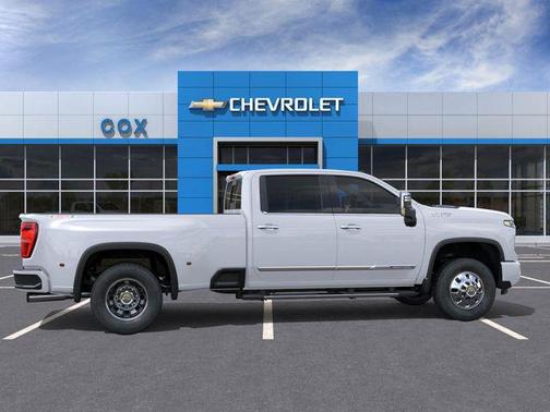 Polar White Tricoat 2026 Chevrolet Silverado 3500 High Country