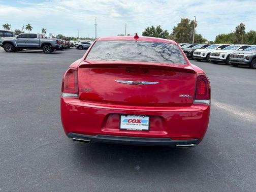 Redline Red Tricoat Pearl 2016 Chrysler 300 S