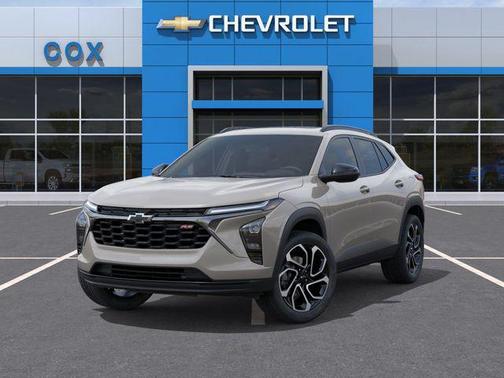Summit White 2026 Chevrolet Trax FWD 2RS