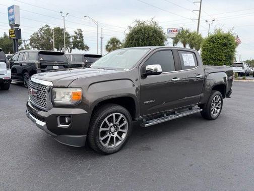 Smokey Quartz Metallic 2019 GMC Canyon Denali