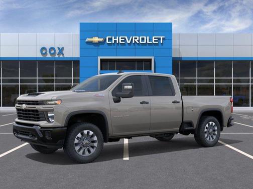 White Sands 2026 Chevrolet Silverado 2500 Custom