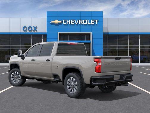 White Sands 2026 Chevrolet Silverado 2500 Custom