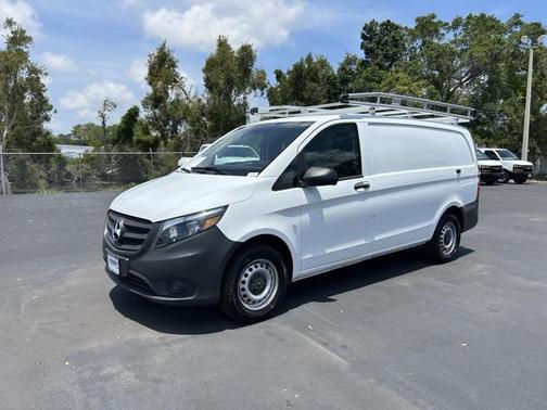 2022 Mercedes-Benz Metris Base