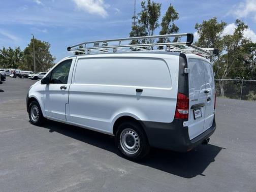 2022 Mercedes-Benz Metris Base