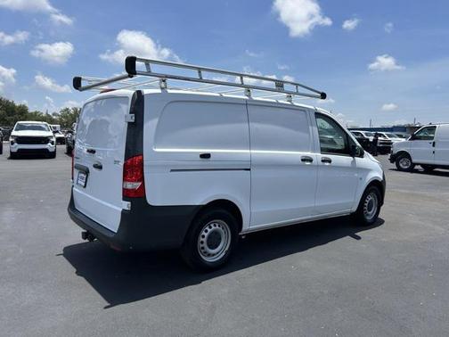 2022 Mercedes-Benz Metris Base
