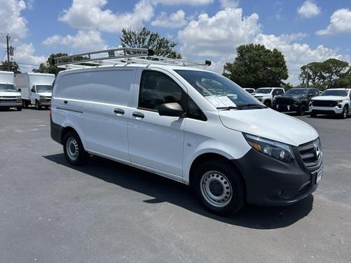 2022 Mercedes-Benz Metris Base