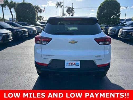 Summit White 2022 Chevrolet Trailblazer LS