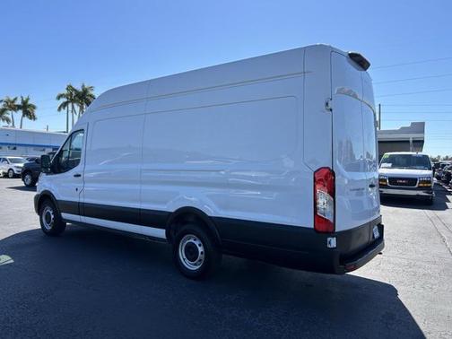 2022 Ford Transit-250 Base