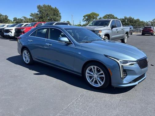 2023 Cadillac CT4 Luxury