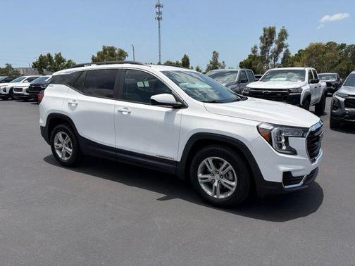 Summit White 2023 GMC Terrain SLE