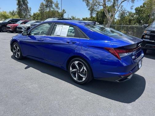 2022 Hyundai ELANTRA SEL