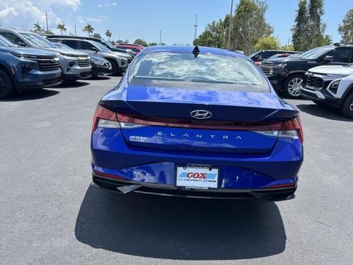 2022 Hyundai ELANTRA SEL