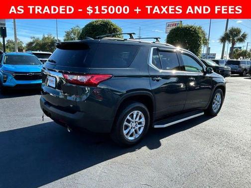 Graphite Metallic 2020 Chevrolet Traverse LT Cloth