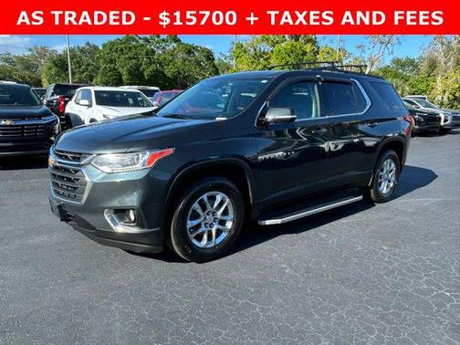 Graphite Metallic 2020 Chevrolet Traverse LT Cloth