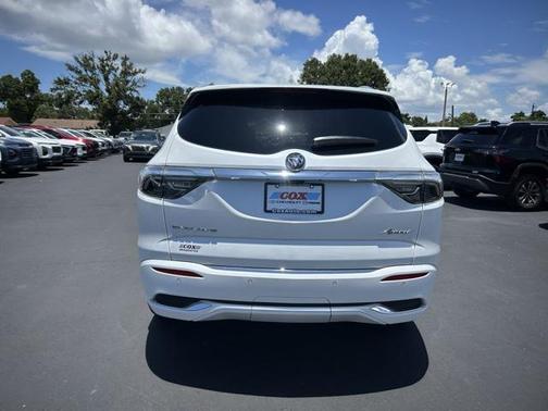 2022 Buick Enclave FWD Avenir