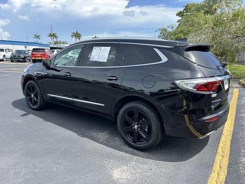 2023 Buick Enclave Essence FWD