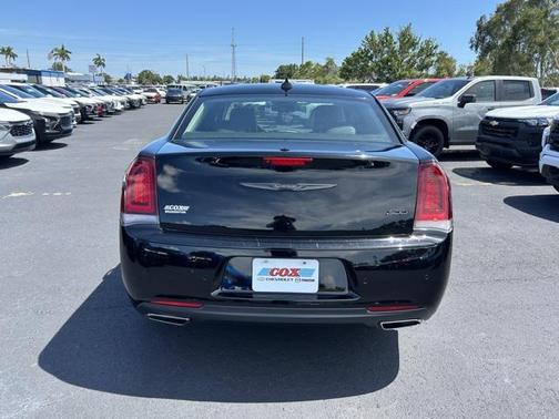2023 Chrysler 300 Touring