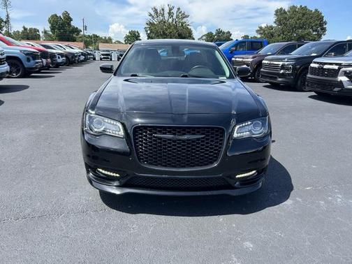 2023 Chrysler 300 Touring