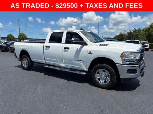 Bright White Clearcoat 2022 RAM 2500 Tradesman Crew Cab 4x4 8' Box