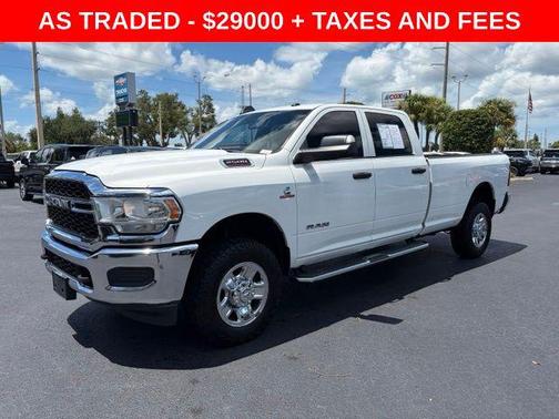 Bright White Clearcoat 2022 RAM 2500 Tradesman Crew Cab 4x4 8' Box