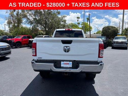 Bright White Clearcoat 2022 RAM 2500 Tradesman Crew Cab 4x4 8' Box