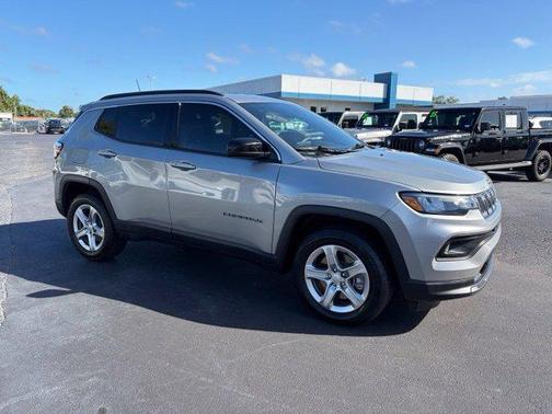 Billet Silver Metallic Clearcoat 2023 Jeep Compass Latitude
