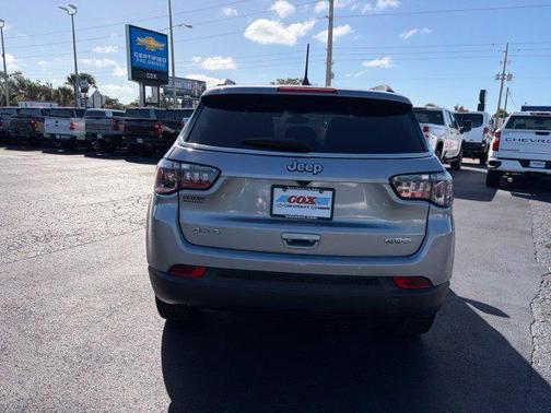 Billet Silver Metallic Clearcoat 2023 Jeep Compass Latitude