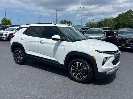 Summit White 2024 Chevrolet Trailblazer LT