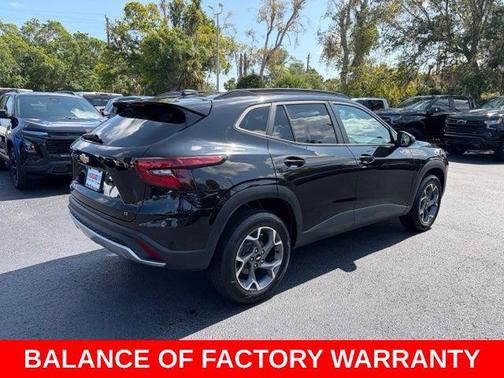 Mosaic Black Metallic 2024 Chevrolet Trax LT