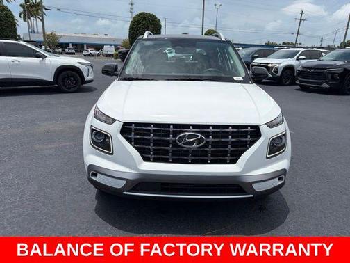 Lunar White w/Black Roof 2025 Hyundai VENUE Limited