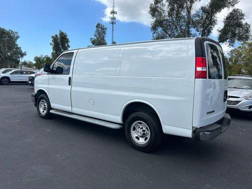 2022 Chevrolet Express 2500 RWD 2500 Regular Wheelbase WT