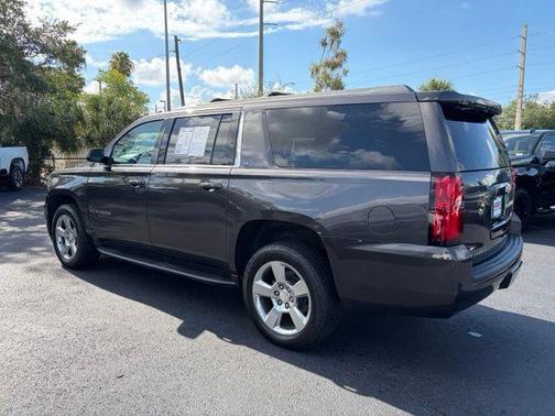 Tungsten Metallic 2018 Chevrolet Suburban LT