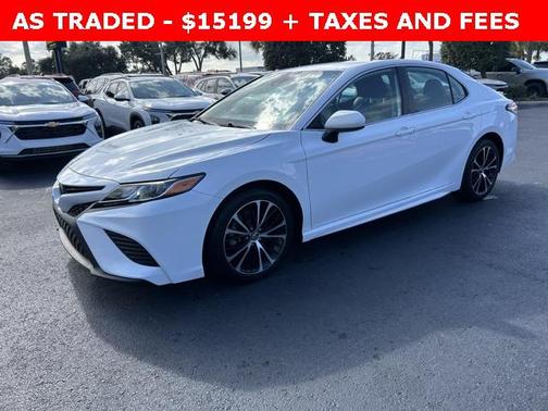 2020 Toyota Camry SE