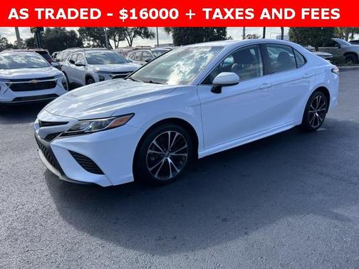 2020 Toyota Camry SE
