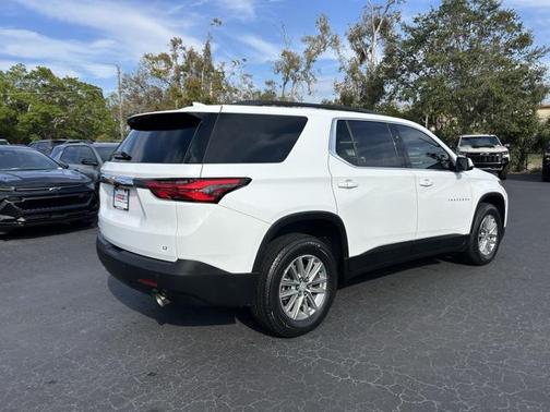 2022 Chevrolet Traverse LT Leather