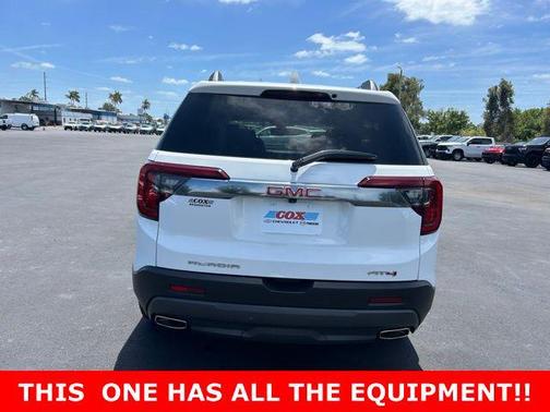 Summit White 2023 GMC Acadia AWD AT4