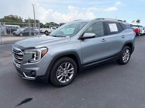 Sterling Metallic 2024 GMC Terrain SLT