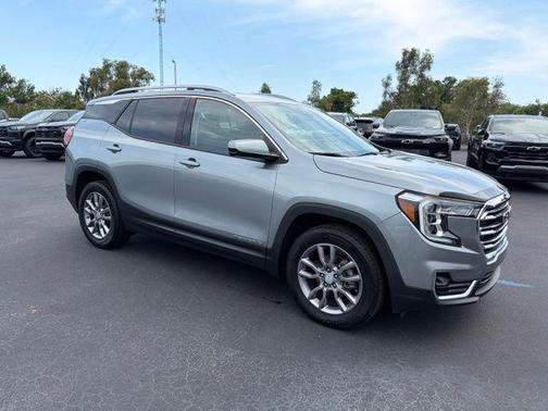 Sterling Metallic 2024 GMC Terrain SLT