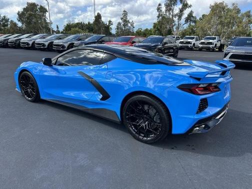 2025 Chevrolet Corvette Stingray w/2LT