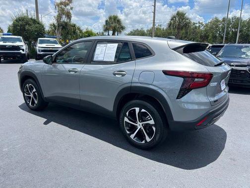 Sterling Gray Metallic 2024 Chevrolet Trax FWD 1RS